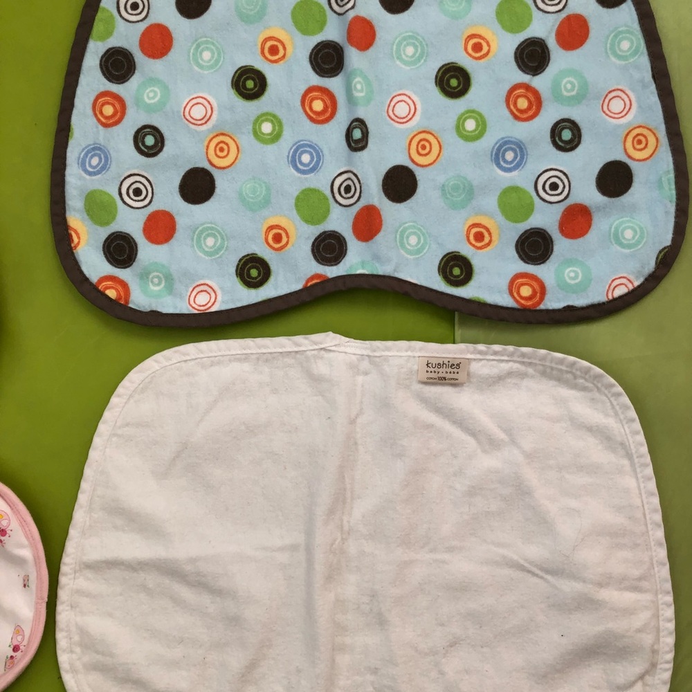 Kushies baby Polka Dot Baby Burp pads set of 2